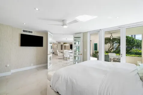 100 SE 5th Avenue Boca Raton FL 33432