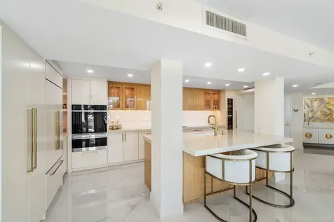 100 SE 5th Avenue Boca Raton FL 33432