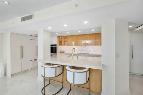 100 SE 5th Avenue Boca Raton FL 33432