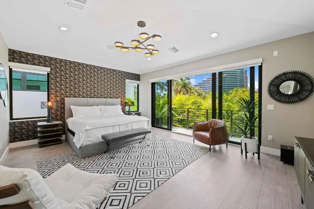 3400 NE 25th Street Fort Lauderdale FL 33305