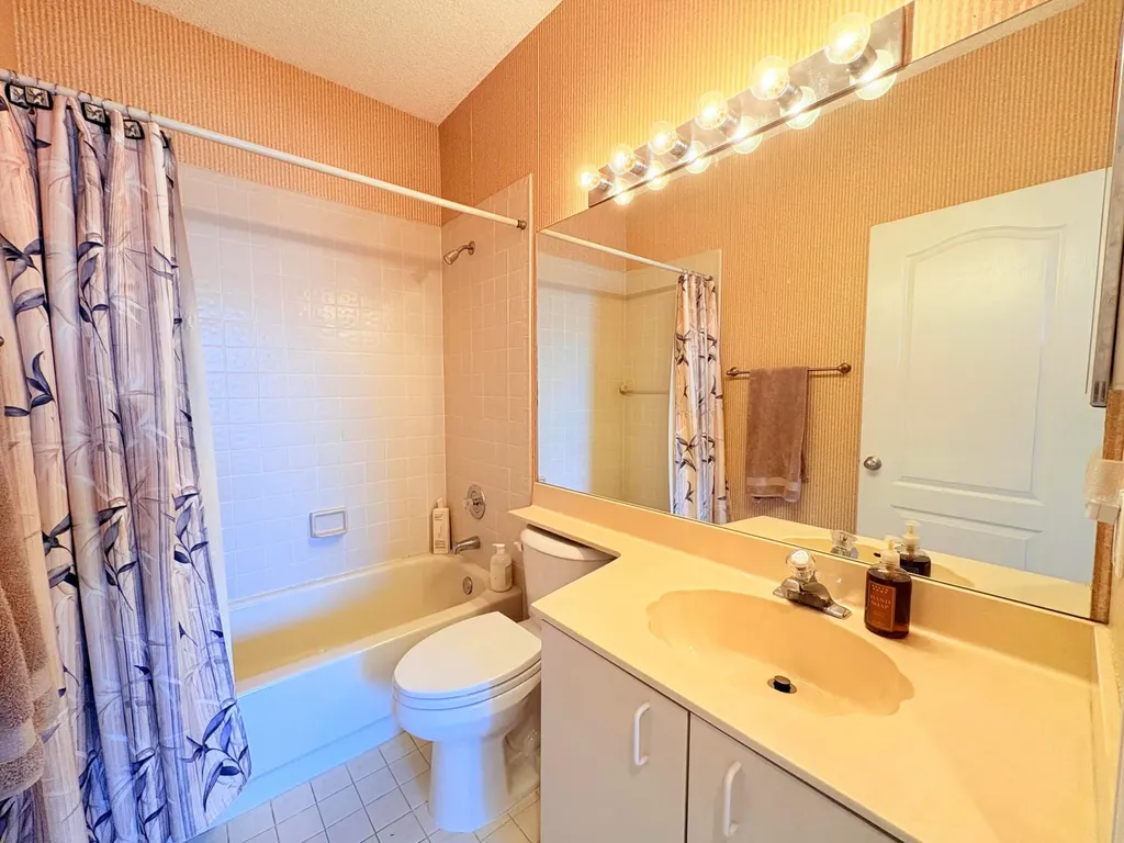 8659 Vía Reale Boca Raton FL 33496