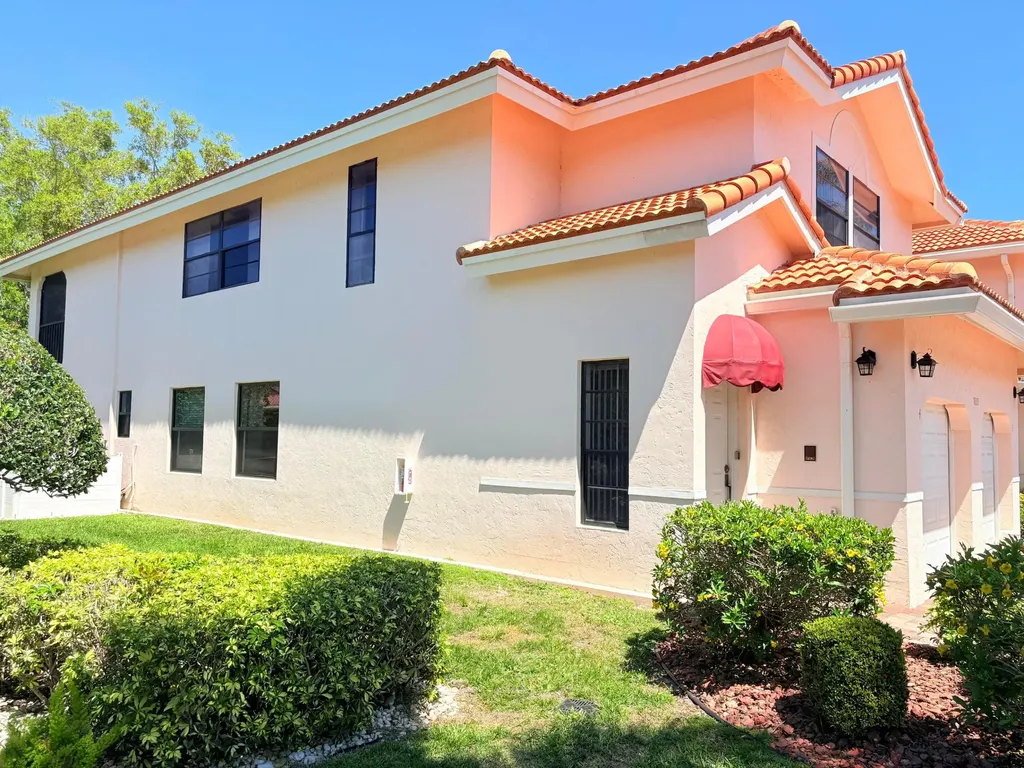 8659 Vía Reale Boca Raton FL 33496