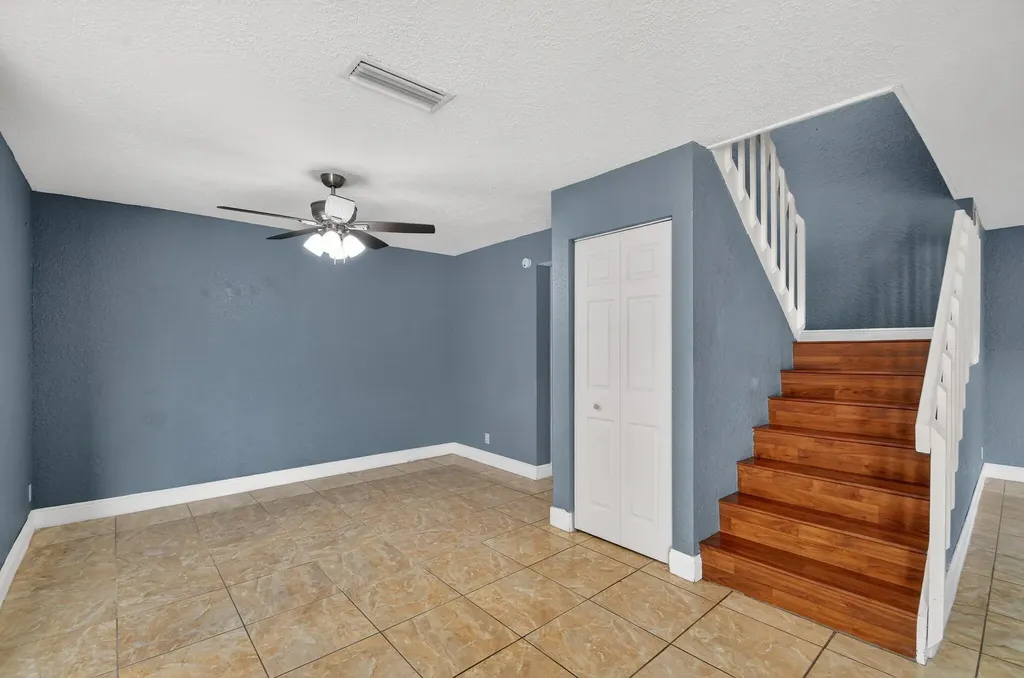 320 Woodland Road Palm Springs FL 33461