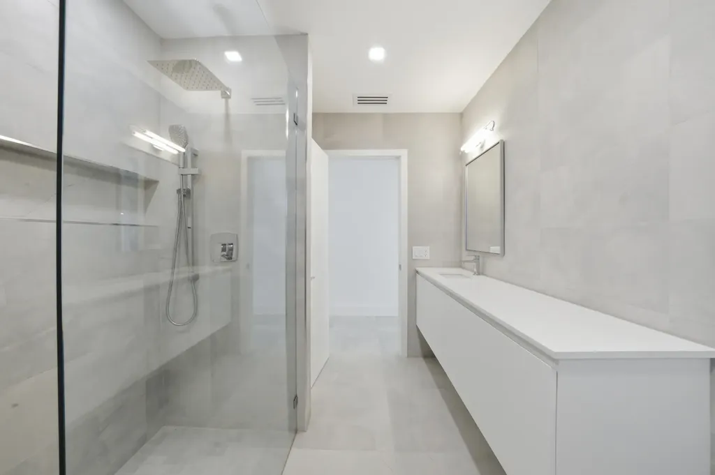 2001 NE 17th Way Fort Lauderdale FL 33305