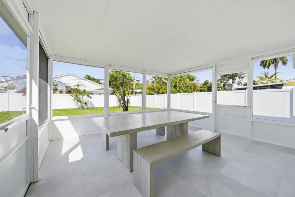 2001 NE 17th Way Fort Lauderdale FL 33305