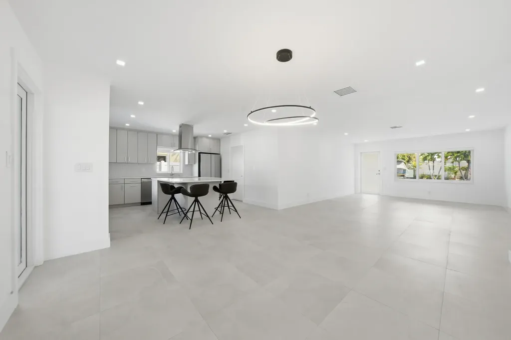 2001 NE 17th Way Fort Lauderdale FL 33305