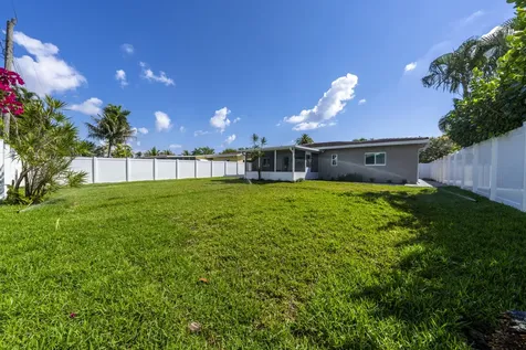 2001 NE 17th Way Fort Lauderdale FL 33305