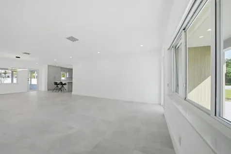 2001 NE 17th Way Fort Lauderdale FL 33305
