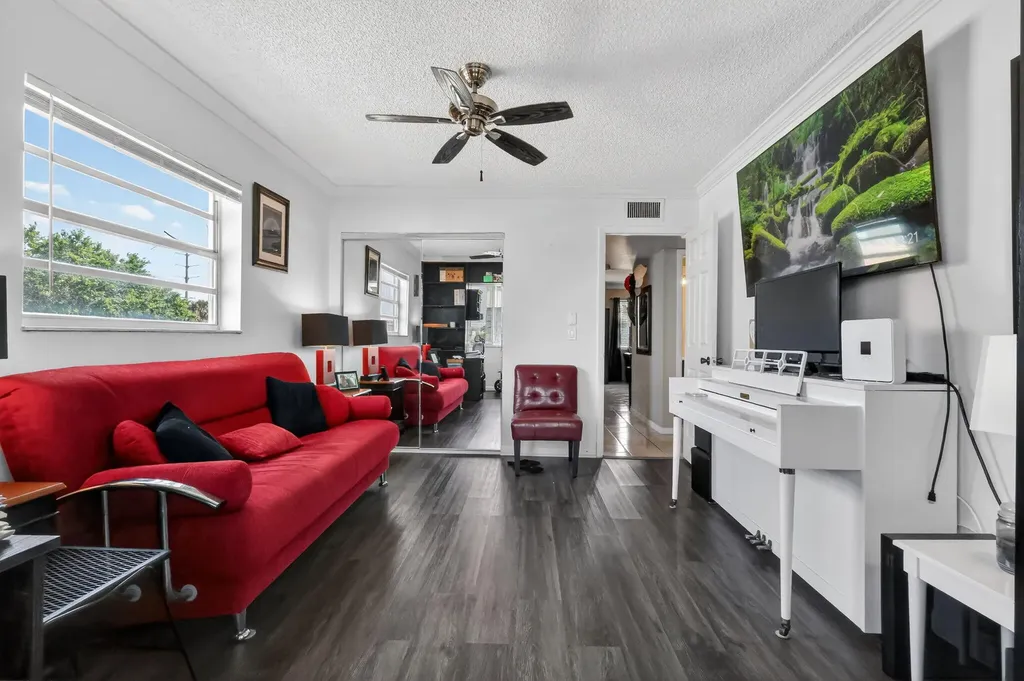 48 Burgundy Avenue Delray Beach FL 33484