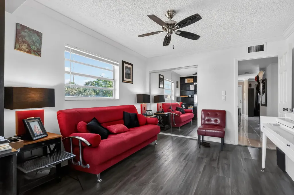 48 Burgundy Avenue Delray Beach FL 33484