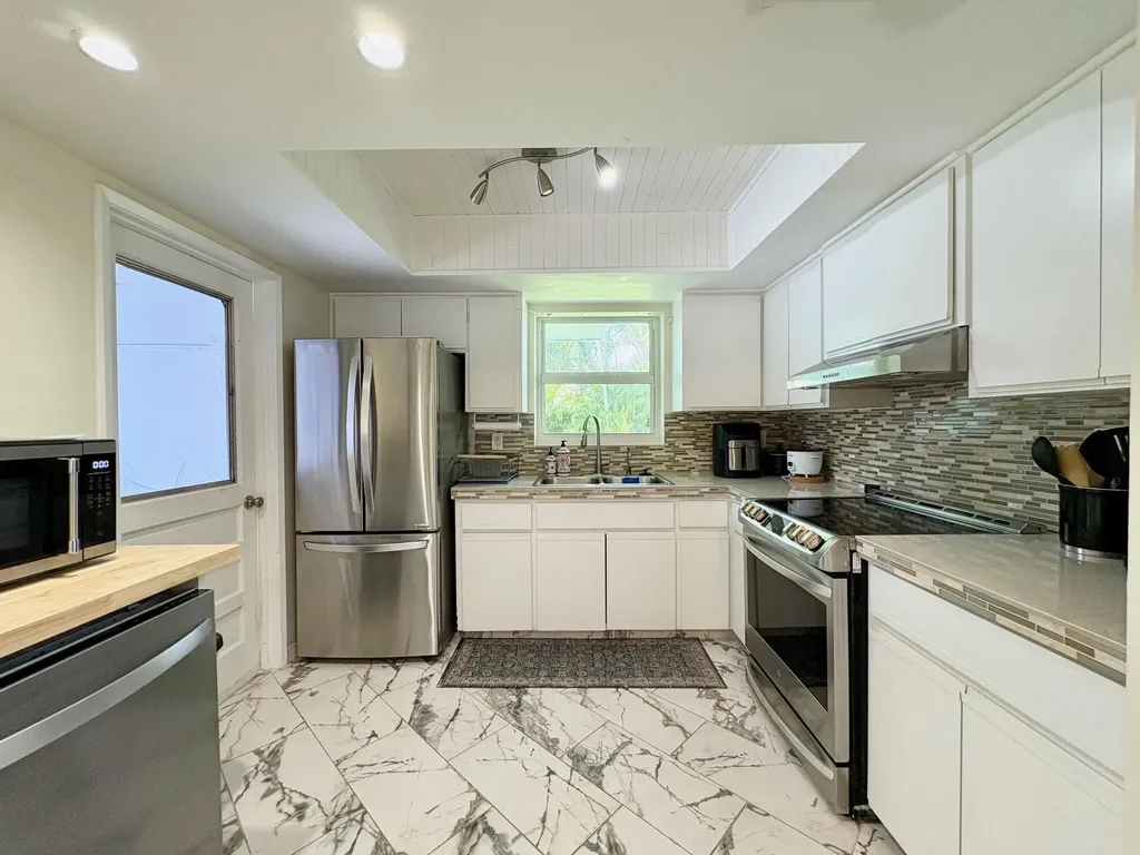 999 SE 6th Terrace Pompano Beach FL 33060