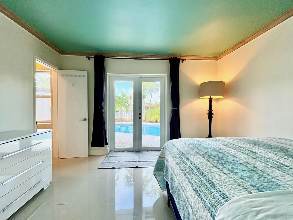 999 SE 6th Terrace Pompano Beach FL 33060