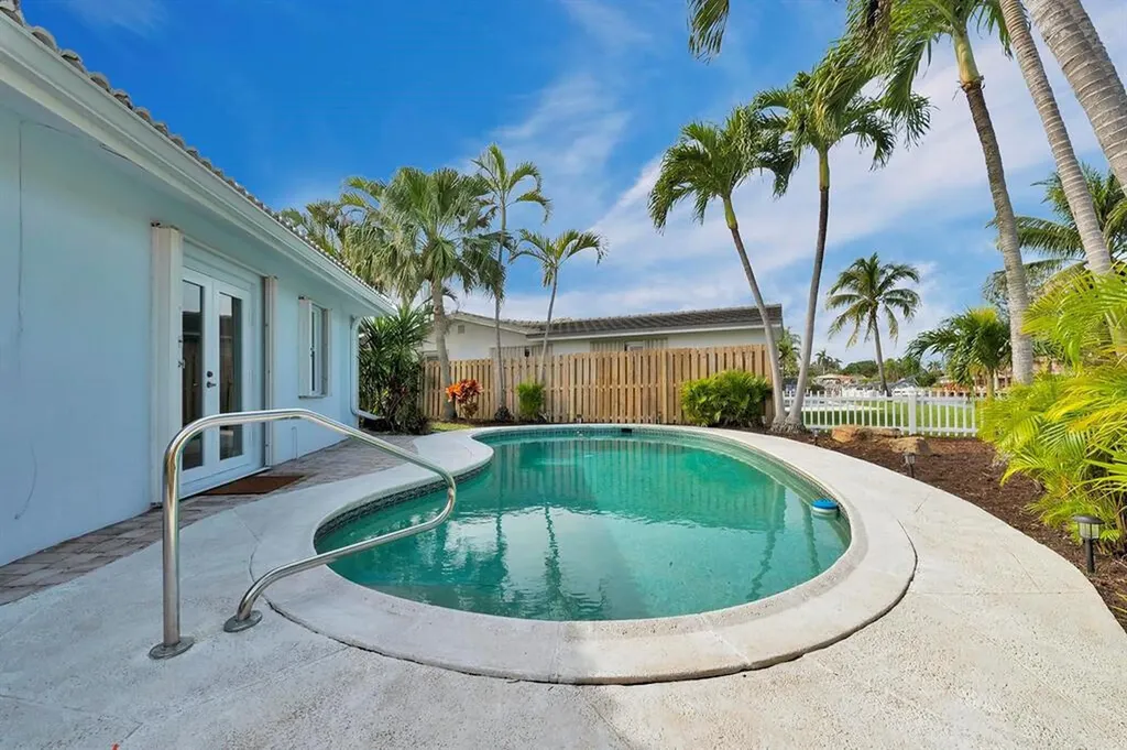 999 SE 6th Terrace Pompano Beach FL 33060