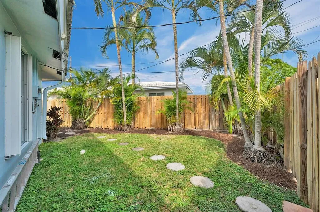 999 SE 6th Terrace Pompano Beach FL 33060