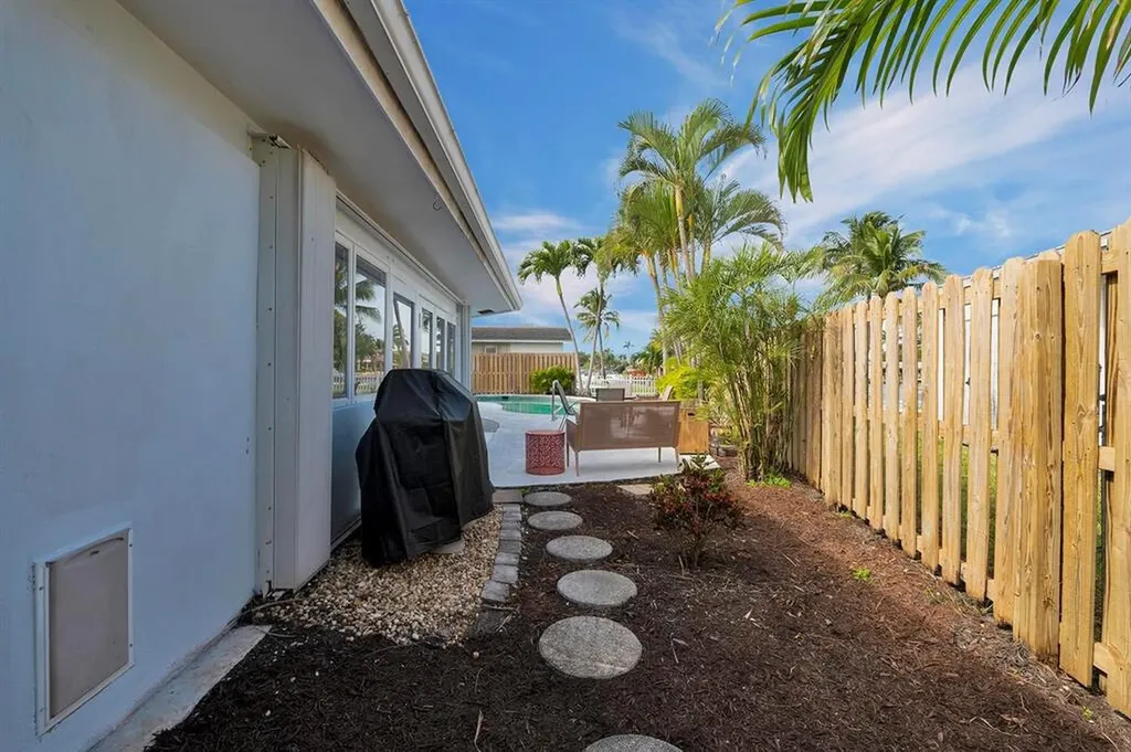 999 SE 6th Terrace Pompano Beach FL 33060