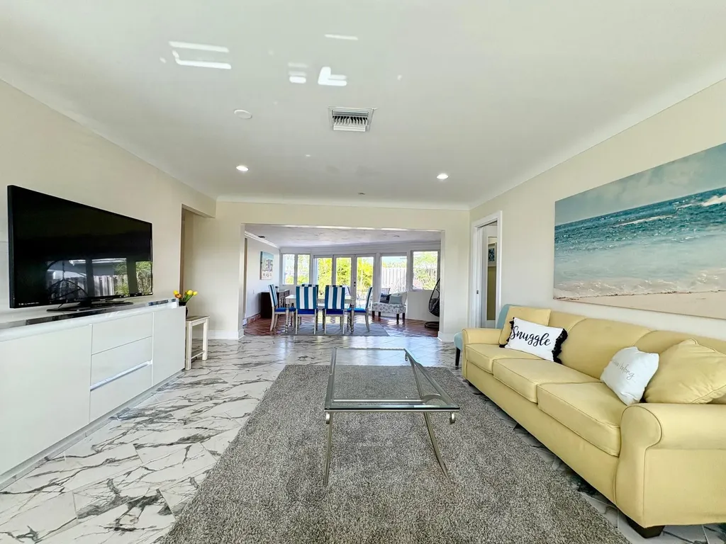 999 SE 6th Terrace Pompano Beach FL 33060