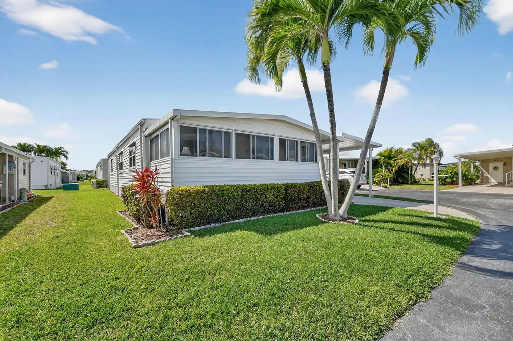 40008 Humaco Bay Boynton Beach FL 33436