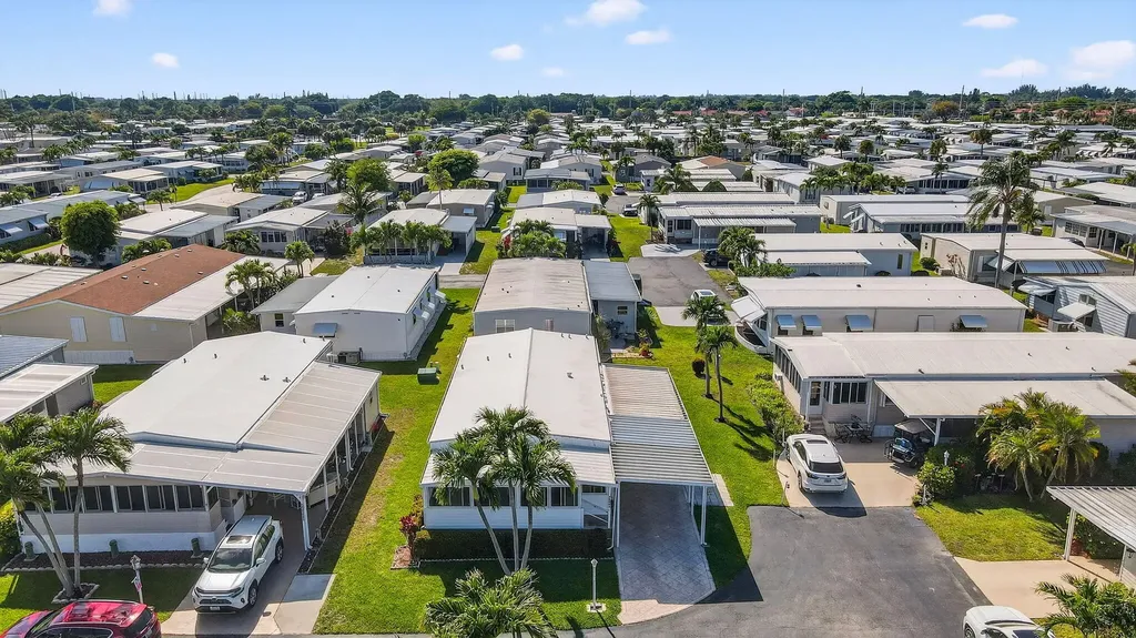40008 Humaco Bay Boynton Beach FL 33436