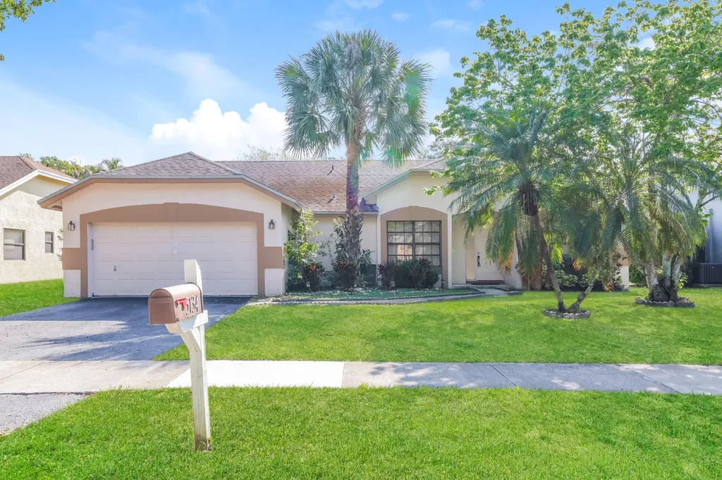 5134 NW 42nd Terrace Coconut Creek FL 33073