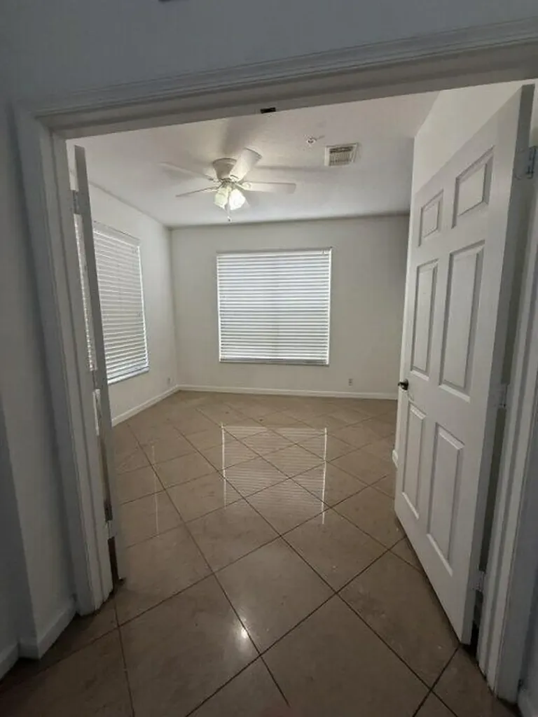 2858 S Oasis Drive Boynton Beach FL 33426