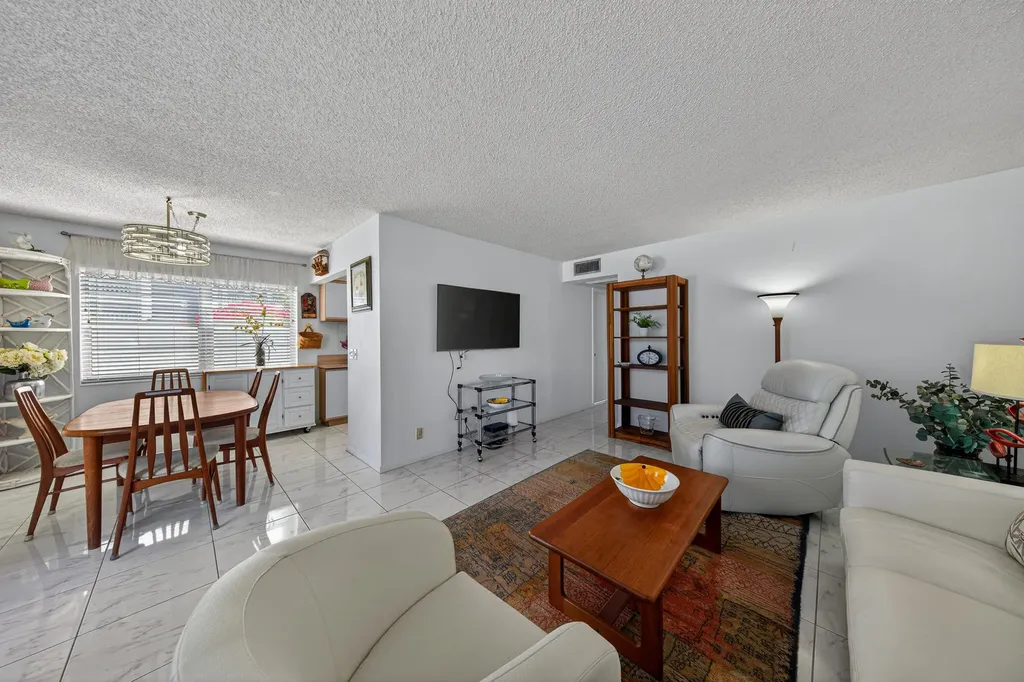 21 Harwood B Deerfield Beach FL 33442