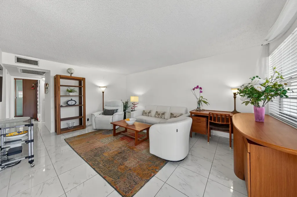 21 Harwood B Deerfield Beach FL 33442
