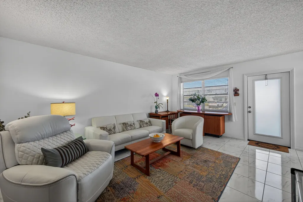21 Harwood B Deerfield Beach FL 33442