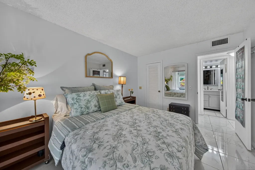 21 Harwood B Deerfield Beach FL 33442