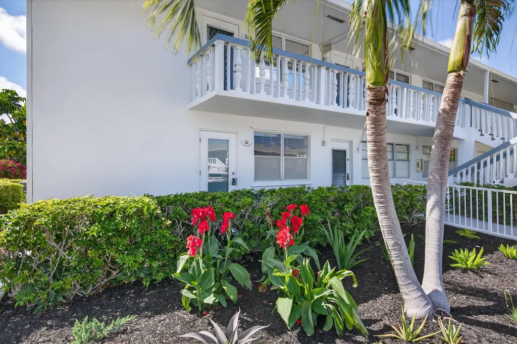 21 Harwood B Deerfield Beach FL 33442