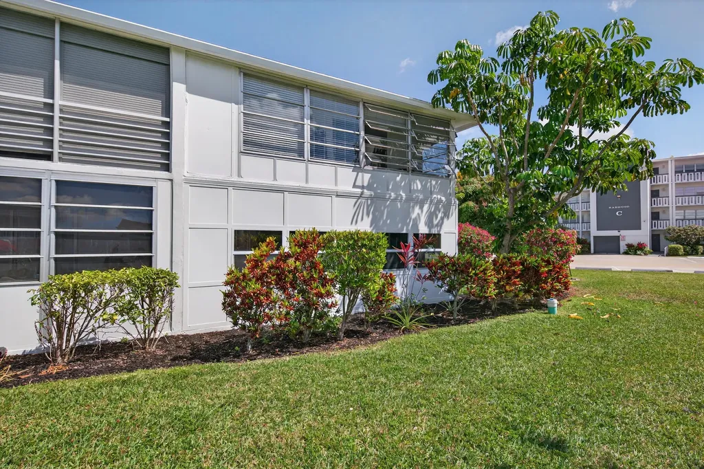 21 Harwood B Deerfield Beach FL 33442