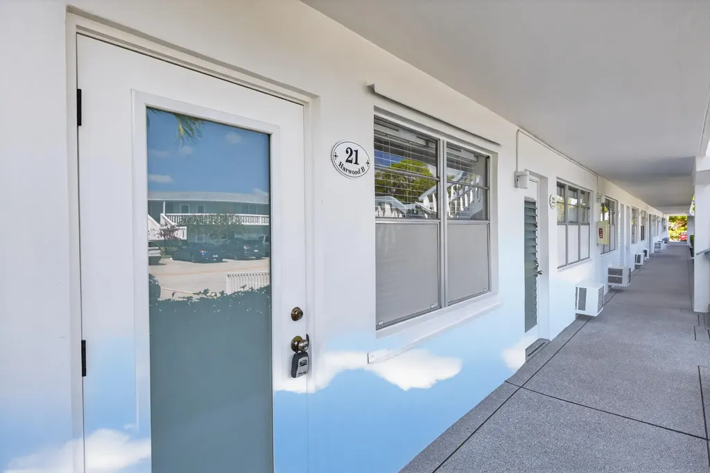 21 Harwood B Deerfield Beach FL 33442