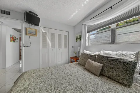 21 Harwood B Deerfield Beach FL 33442