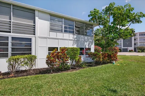 21 Harwood B Deerfield Beach FL 33442