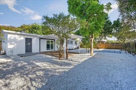710 SW 67th Avenue Pembroke Pines FL 33023