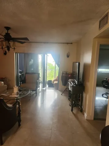 4200 Hillcrest Drive Hollywood FL 33021