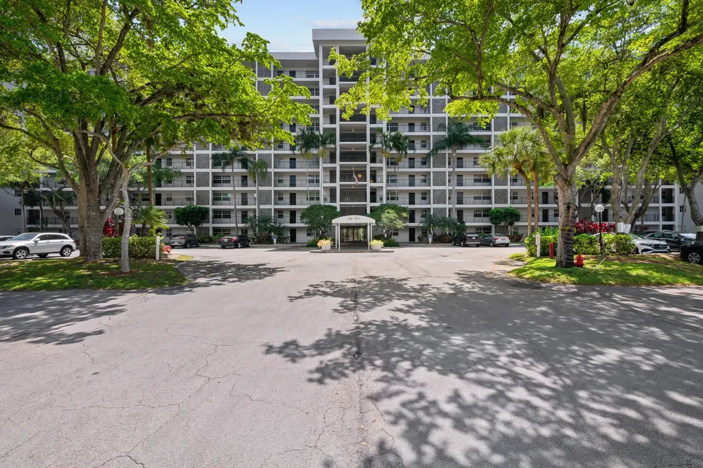 2900 N Course Drive Pompano Beach FL 33069