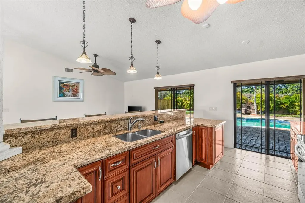 19873 Court Of The Myrtles Boca Raton FL 33434