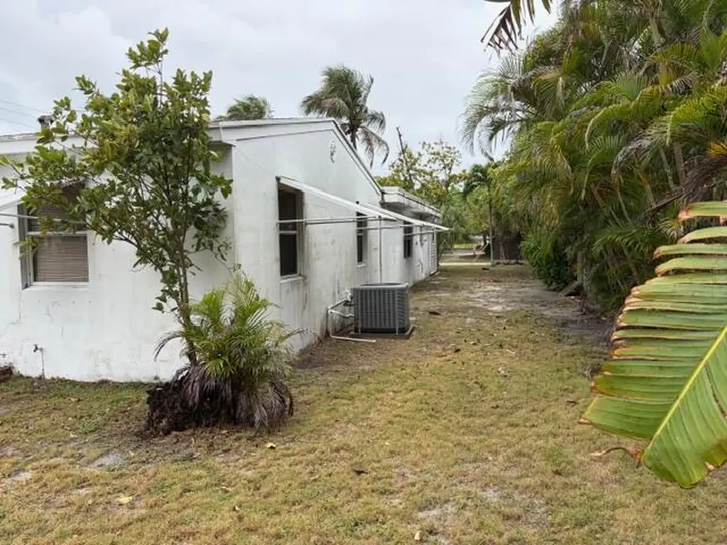 1029 Ardmore Road West Palm Beach FL 33401