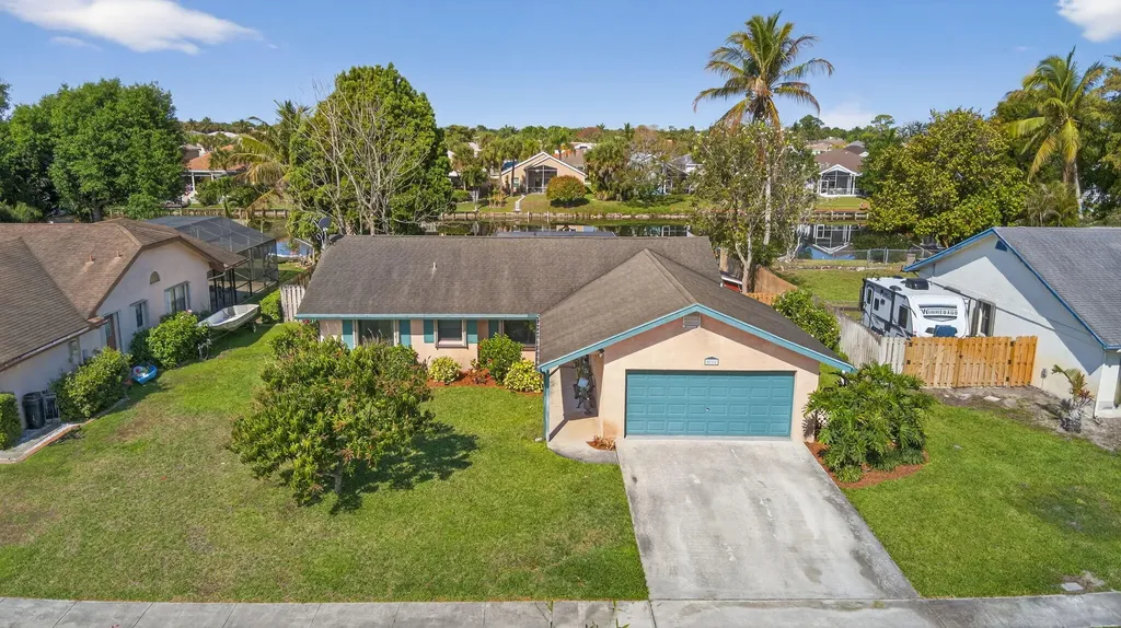 132 Parkwood Drive Royal Palm Beach FL 33411