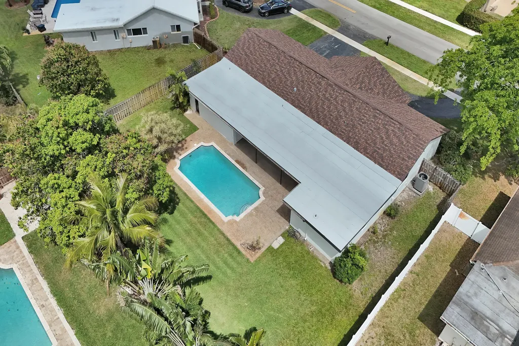 1321 SW 74th Terrace Plantation FL 33317