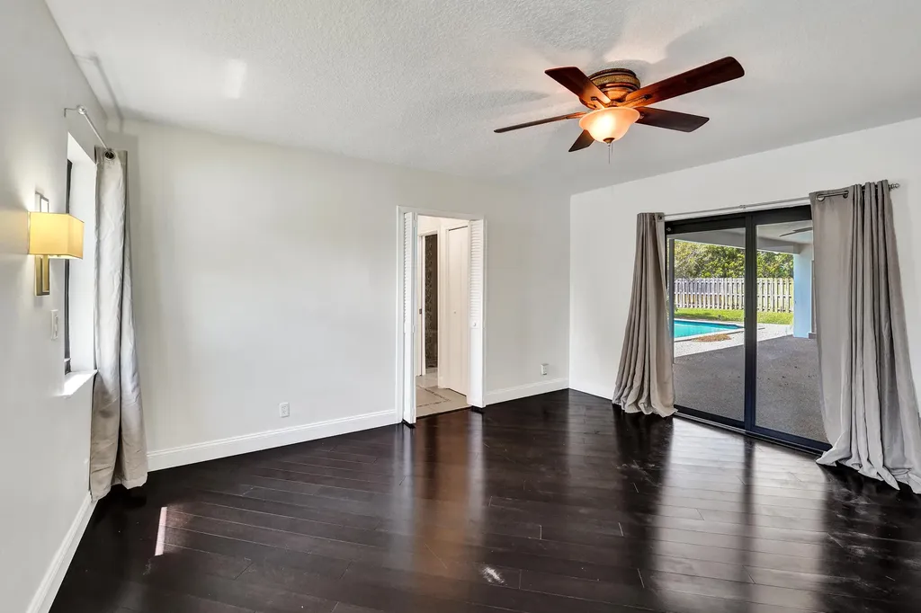 1321 SW 74th Terrace Plantation FL 33317