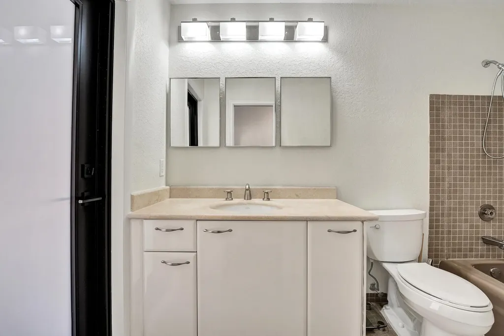 1321 SW 74th Terrace Plantation FL 33317