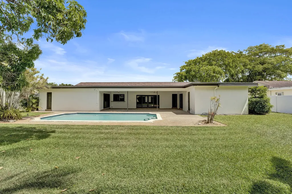 1321 SW 74th Terrace Plantation FL 33317
