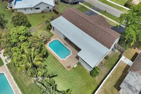 1321 SW 74th Terrace Plantation FL 33317