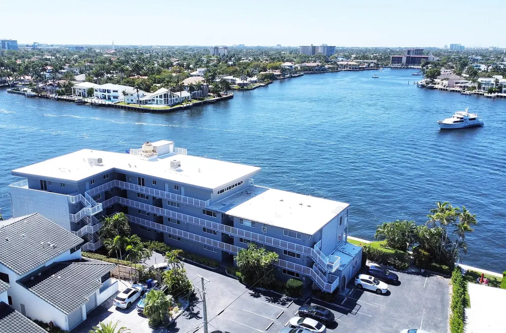 1201 S Riverside Drive Pompano Beach FL 33062