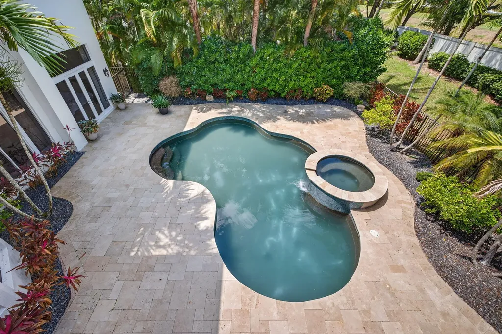 17681 Middlebrook Way Boca Raton FL 33496