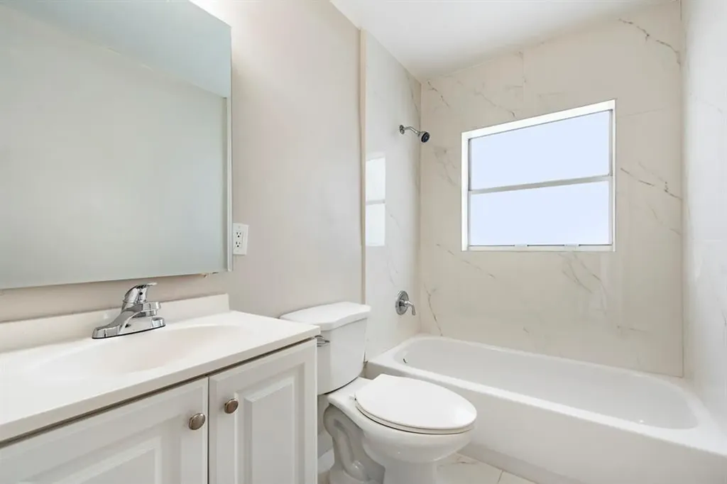 1031 SW 6th Way Deerfield Beach FL 33441