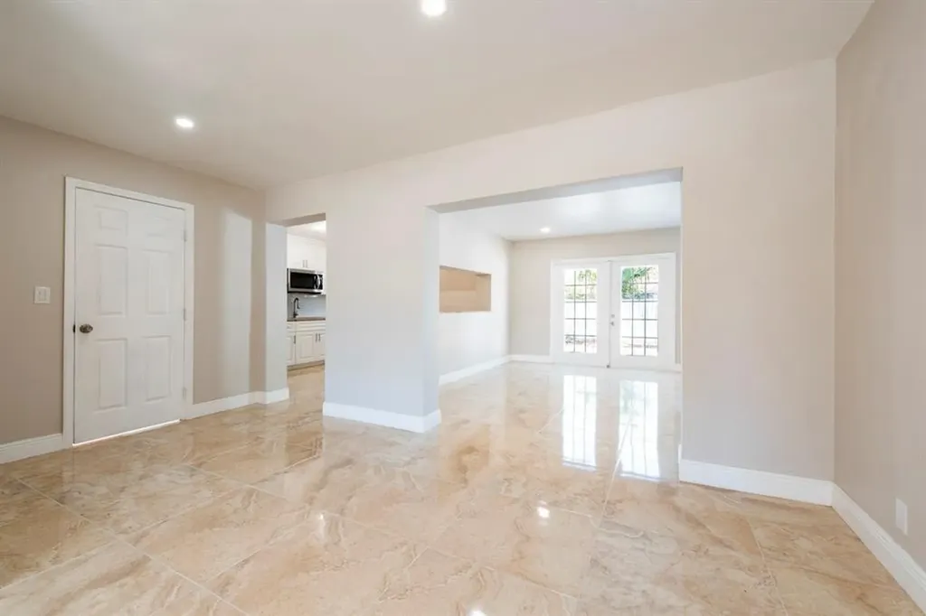 1031 SW 6th Way Deerfield Beach FL 33441