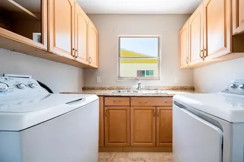 1031 SW 6th Way Deerfield Beach FL 33441