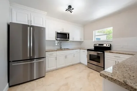 1031 SW 6th Way Deerfield Beach FL 33441